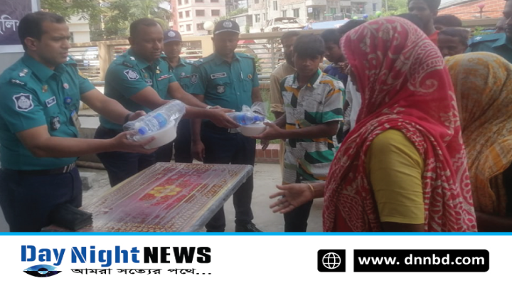 শোক দিবস উপলক্ষে রাজধানী দক্ষিণখান থানায় বিপিএসএ'র পক্ষে থেকে অসহায় মানুষের মাঝে খাবার বিতরণ